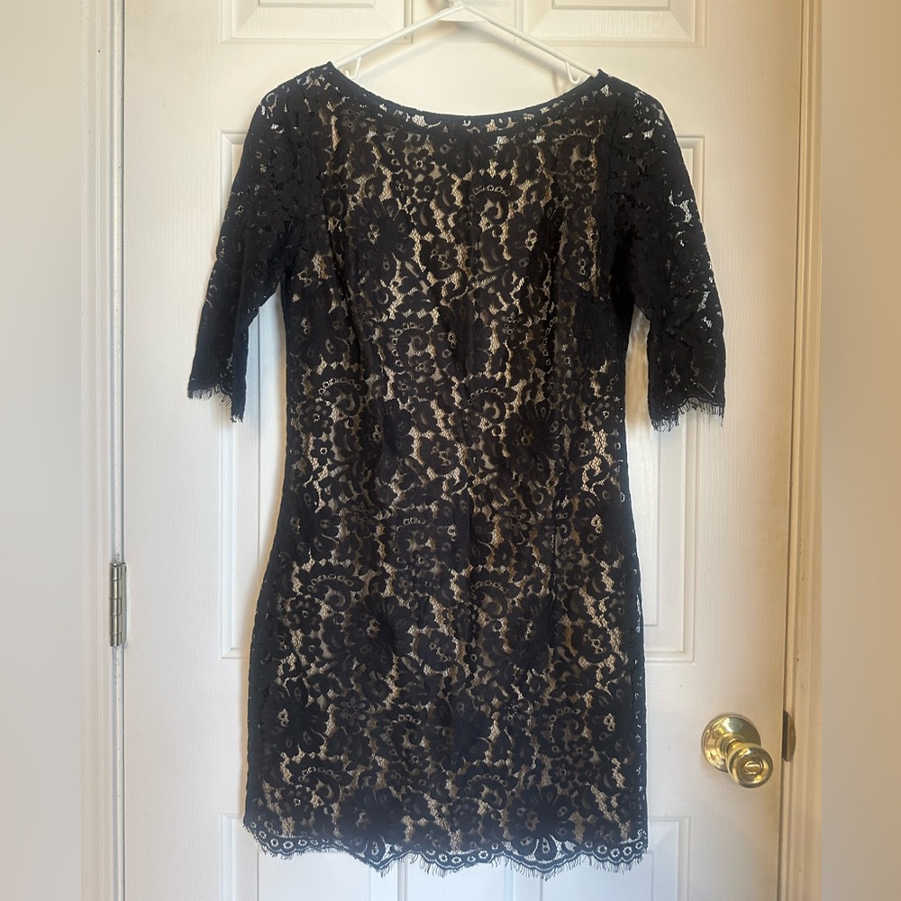 Stunning Robert Rodriguez black lace shift dress